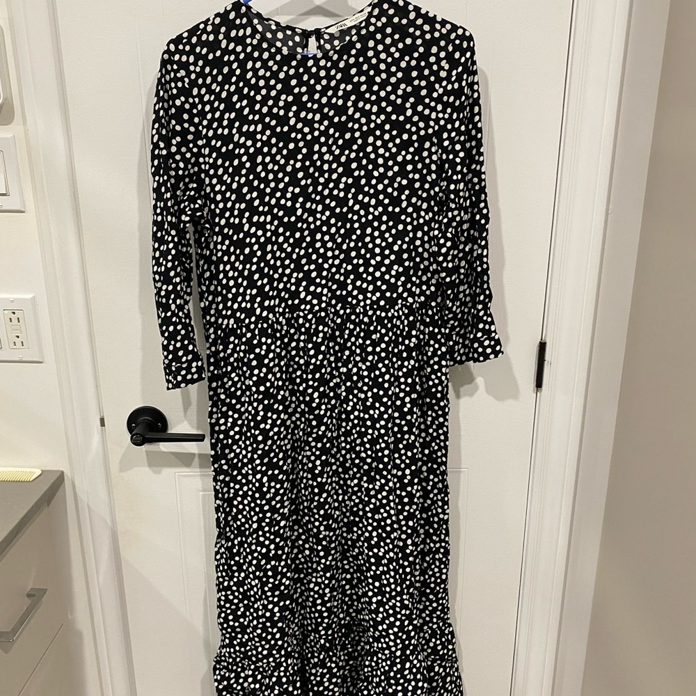 Zara Black and White Long Sleeve Dress